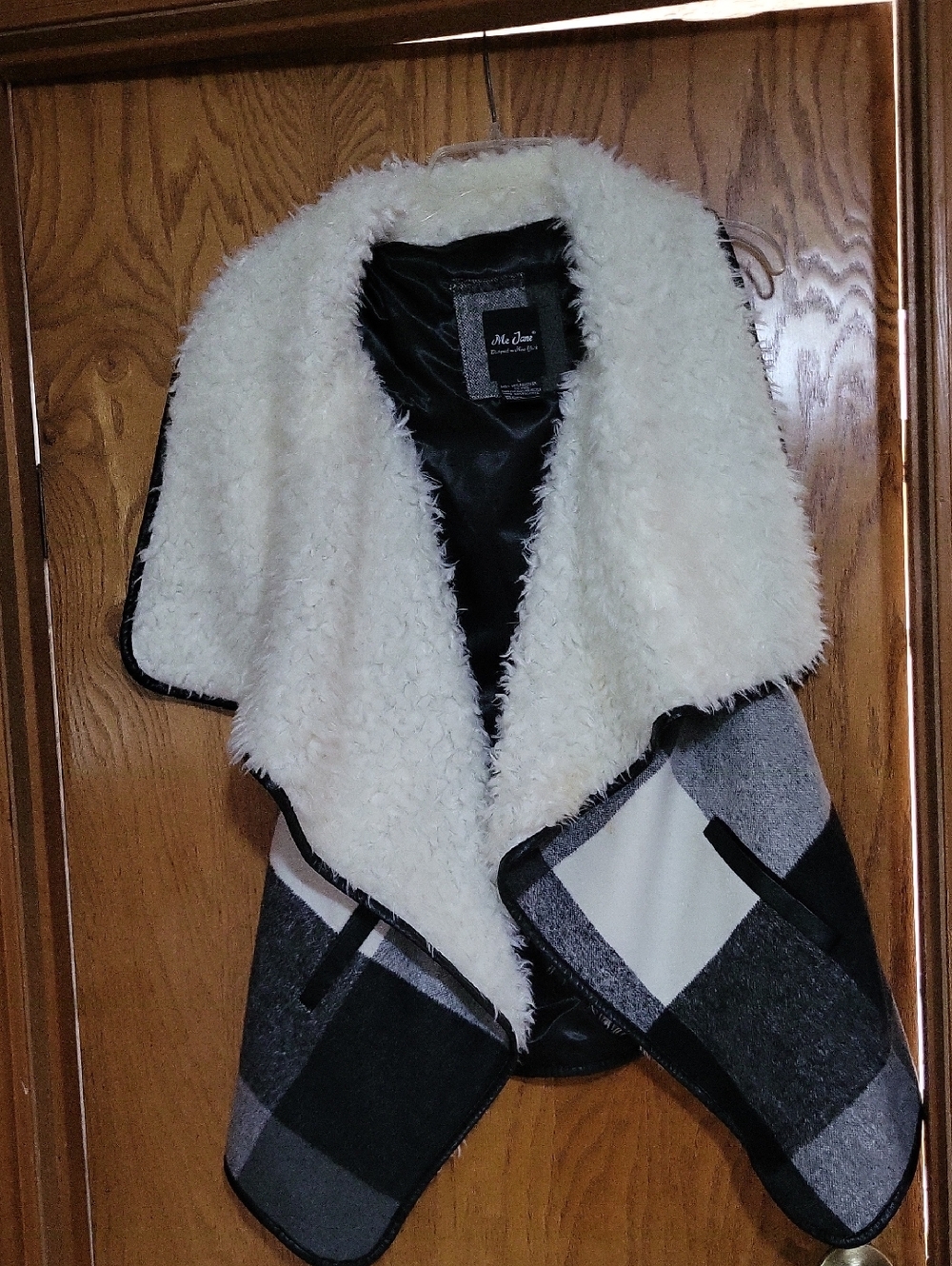 Me Jane Ivory Sherpa Plaid Open-Front Wrap